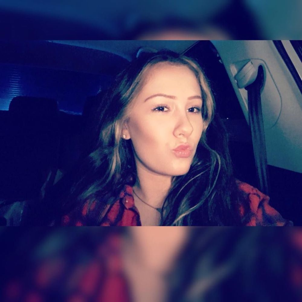 Meet your Posher, Brooke